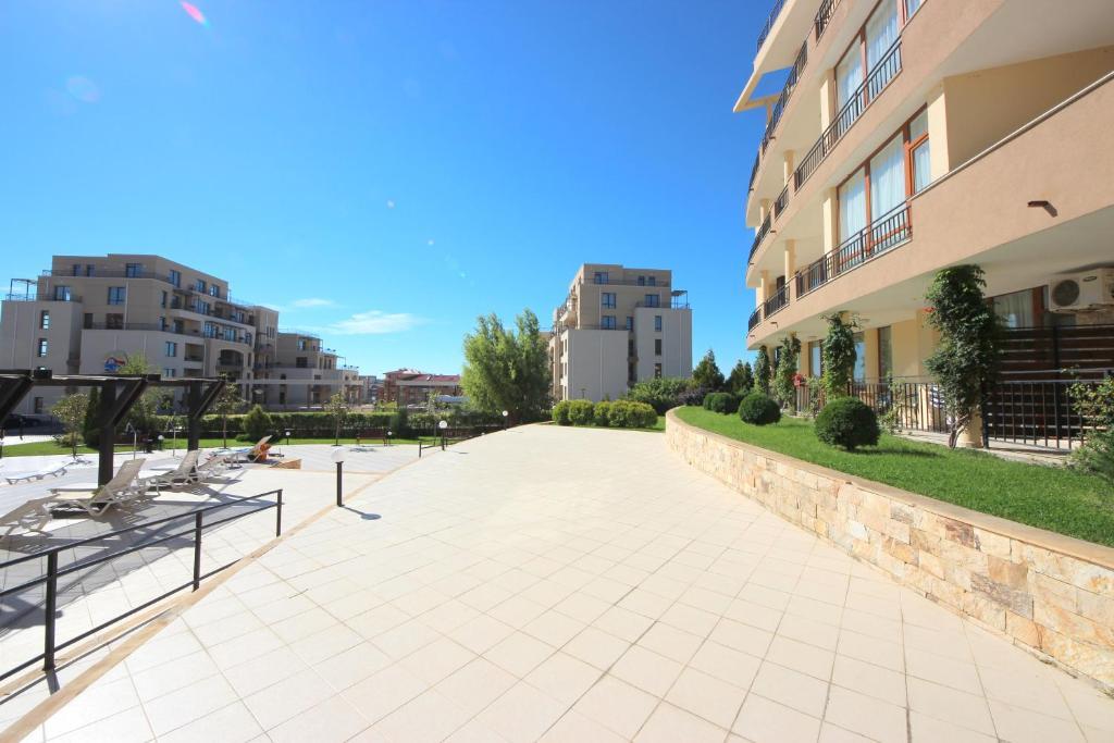 Menada Luxor Apartments Sveti Vlas Exterior foto