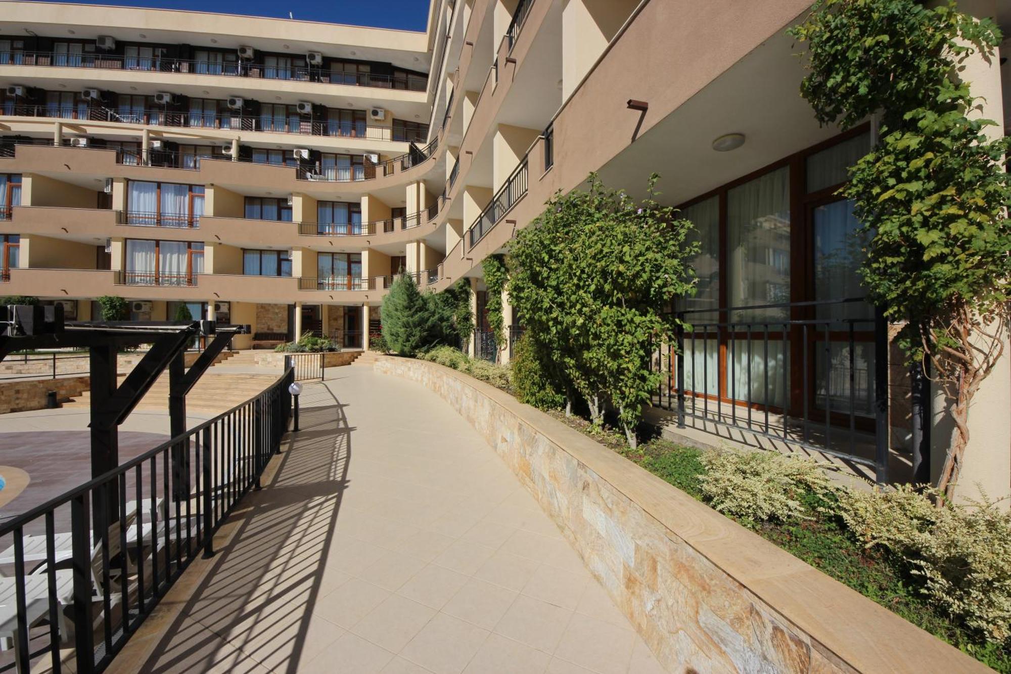 Menada Luxor Apartments Sveti Vlas Exterior foto