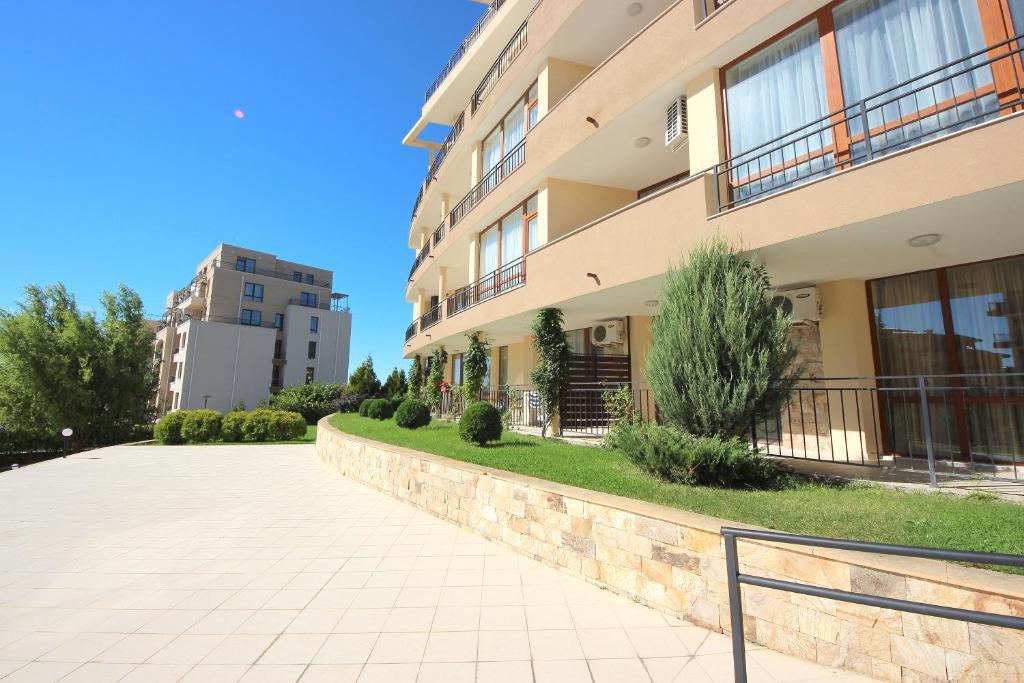 Menada Luxor Apartments Sveti Vlas Exterior foto