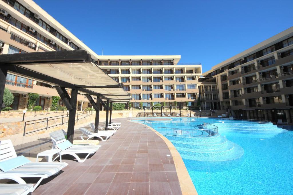 Menada Luxor Apartments Sveti Vlas Exterior foto