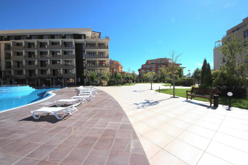 Menada Luxor Apartments Sveti Vlas Exterior foto