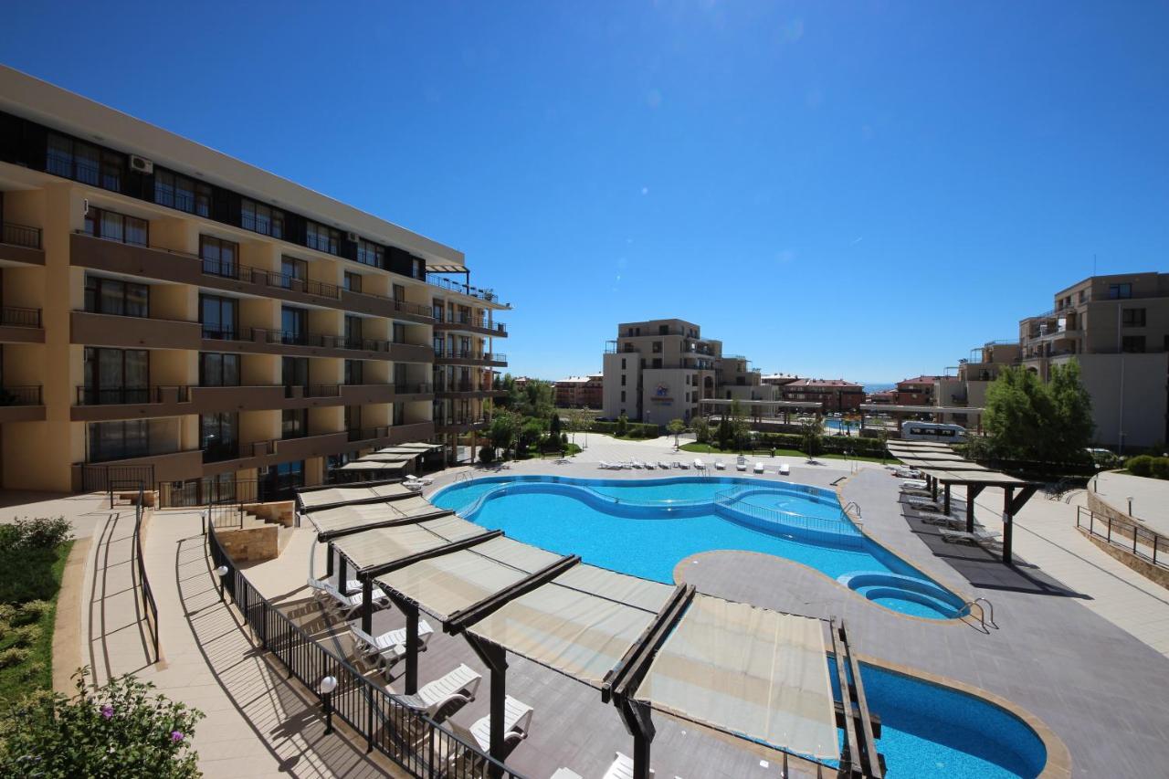 Menada Luxor Apartments Sveti Vlas Exterior foto